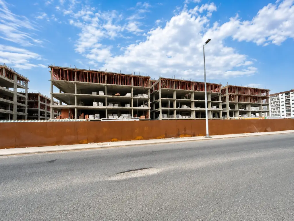 مشروع مجمع سكني الشرفية ( 112000م2) 3 تنفيذ عمارات سكنية بنظام Post Tension Slabs
